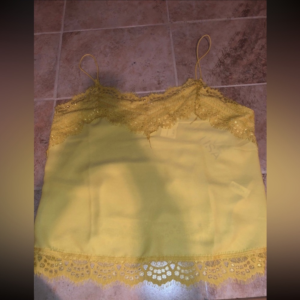 NWT Yellow lace tank top